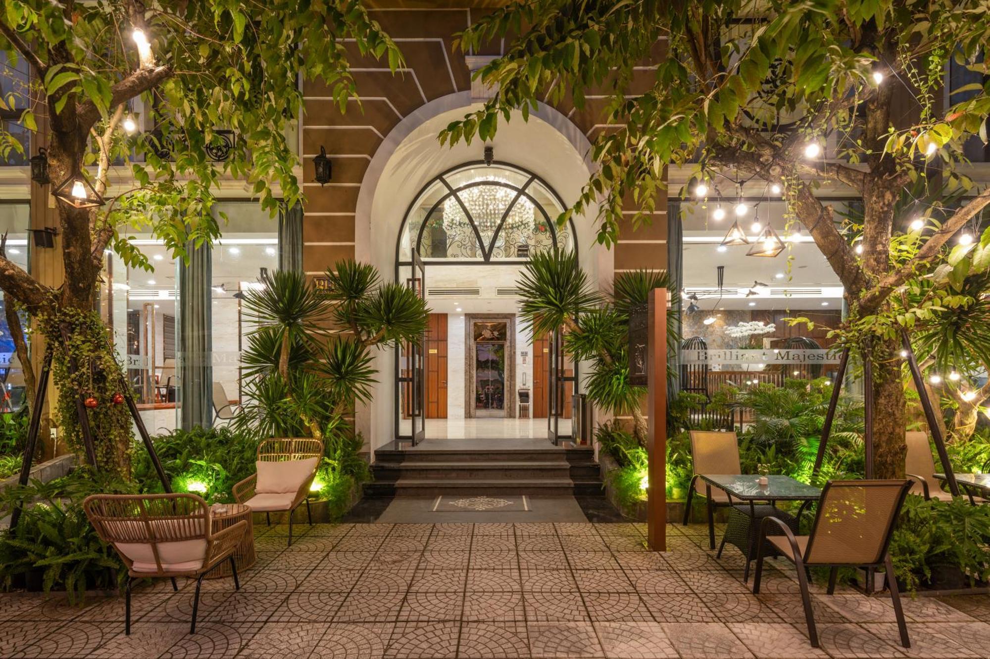 Brilliant Majestic Hotel Da Nang Bagian luar foto