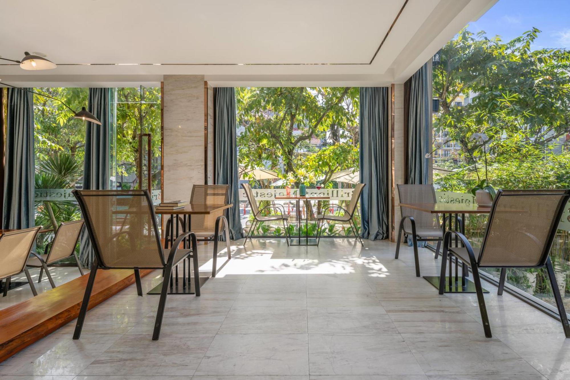 Brilliant Majestic Hotel Da Nang Bagian luar foto