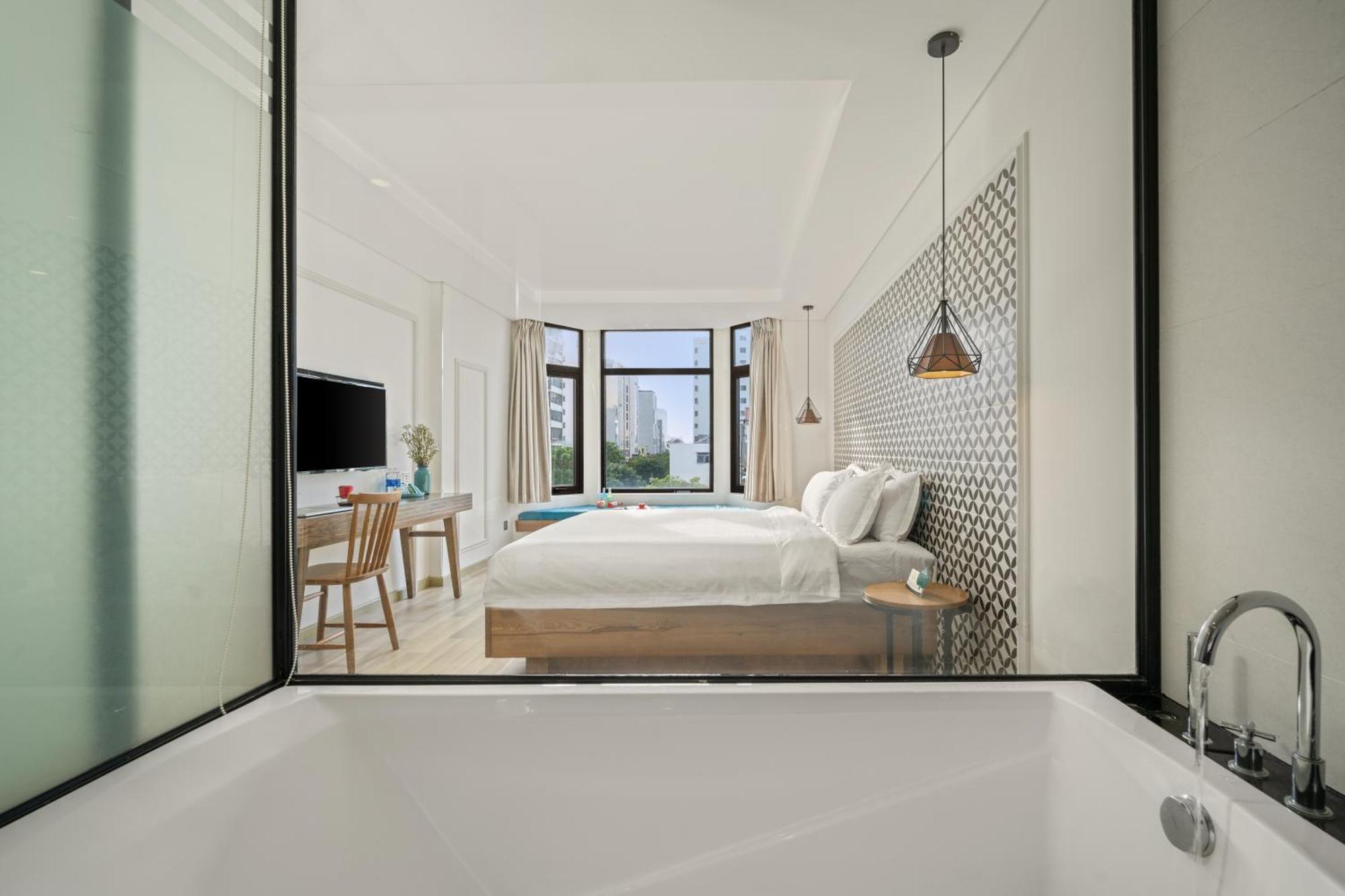 Brilliant Majestic Hotel Da Nang Bagian luar foto